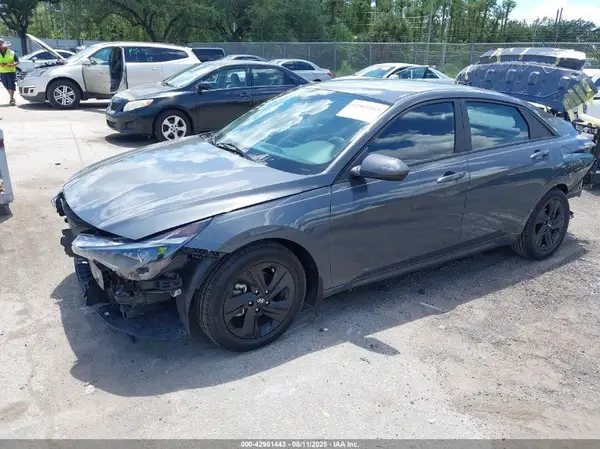 KMHLM4AG9PU572655 2023 HYUNDAI ELANTRA - Image 2