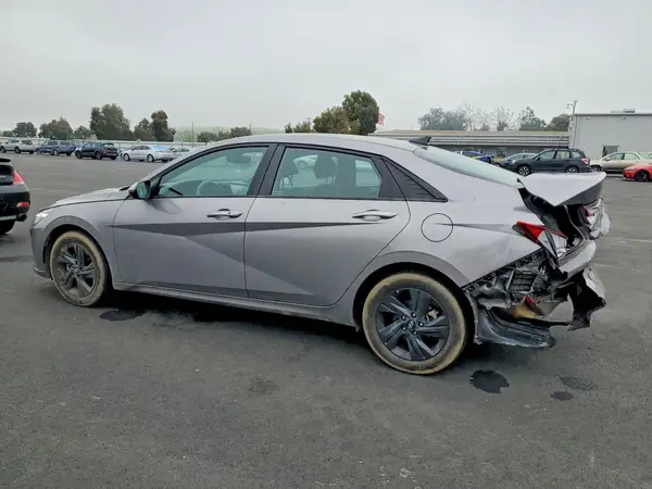 KMHLM4AG9PU593425 2023 HYUNDAI ELANTRA - Image 2