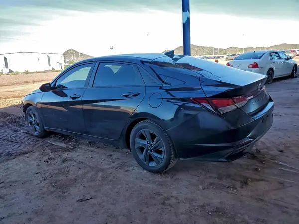 KMHLM4AG9PU599810 2023 HYUNDAI ELANTRA - Image 2