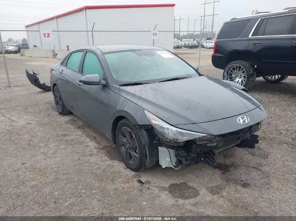 KMHLM4AG9PU605346 2023 HYUNDAI ELANTRA - Image 1