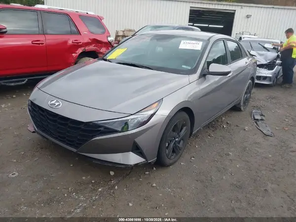 KMHLM4AG9PU626262 2023 HYUNDAI ELANTRA - Image 2