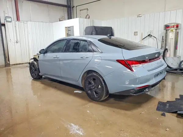 KMHLM4AGXNU217457 2022 HYUNDAI ELANTRA - Image 2