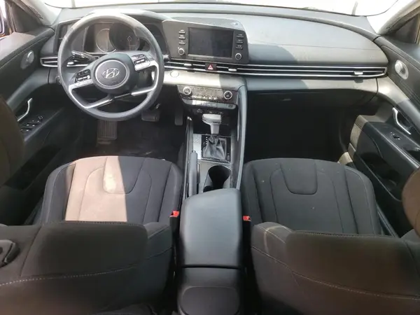 KMHLM4AGXNU240785 2022 HYUNDAI ELANTRA - Image 8
