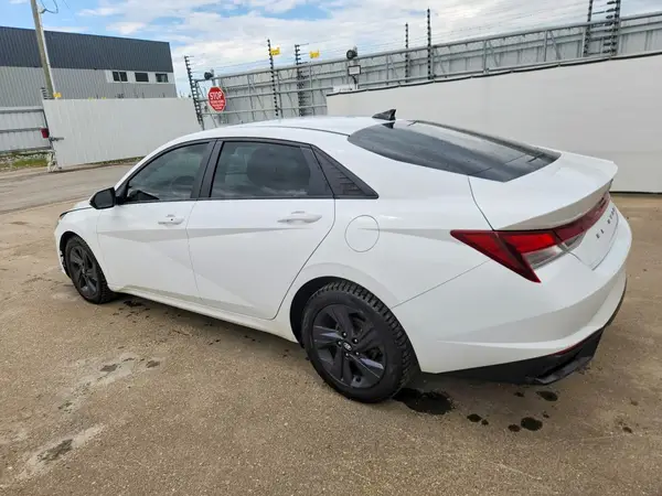 KMHLM4AGXNU258994 2022 HYUNDAI ELANTRA - Image 2