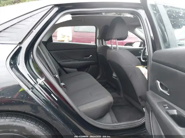 KMHLM4AGXNU260230 2022 HYUNDAI ELANTRA - Image 8