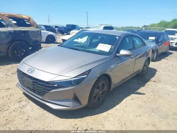 KMHLM4AGXNU283362 2022 HYUNDAI ELANTRA - Image 2