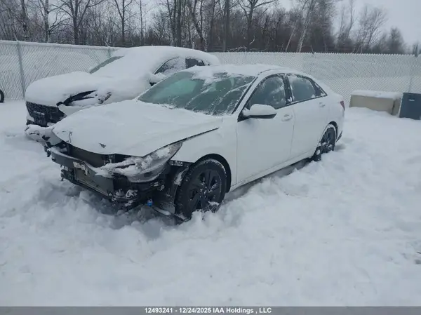 KMHLM4AGXNU298864 2022 HYUNDAI ELANTRA - Image 2