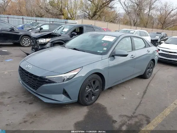 KMHLM4AGXNU300399 2022 HYUNDAI ELANTRA - Image 2