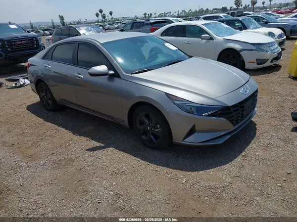 KMHLM4AGXNU301973 2022 HYUNDAI ELANTRA - Image 1