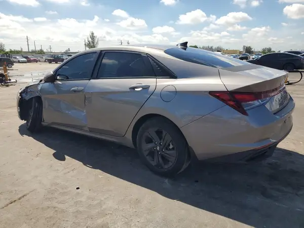 KMHLM4AGXNU303156 2022 HYUNDAI ELANTRA - Image 2
