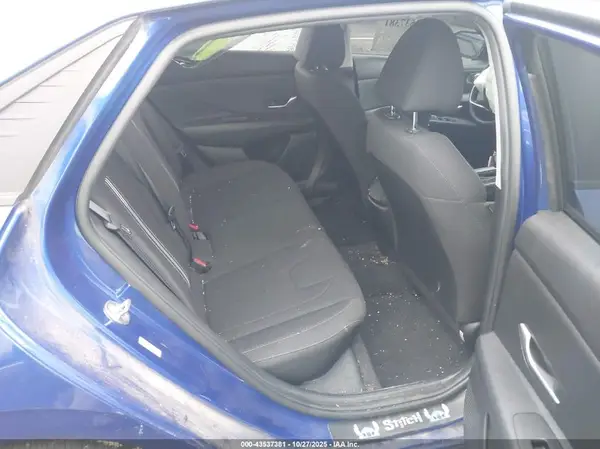 KMHLM4AGXNU304162 2022 HYUNDAI ELANTRA - Image 8