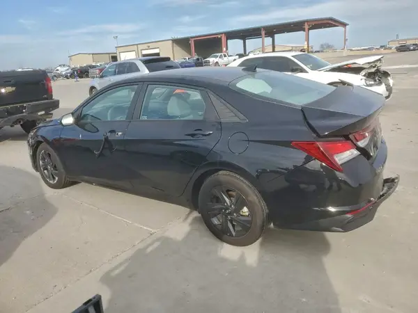 KMHLM4AGXNU306879 2022 HYUNDAI ELANTRA - Image 2