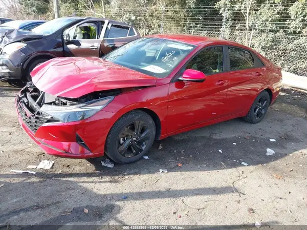 KMHLM4AGXNU310107 2022 HYUNDAI ELANTRA - Image 2