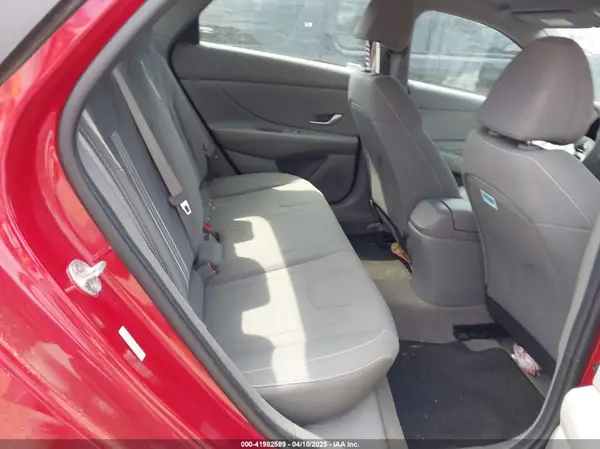 KMHLM4AGXNU310804 2022 HYUNDAI ELANTRA - Image 8