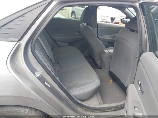 KMHLM4AGXNU327022 2022 HYUNDAI ELANTRA - Image 8