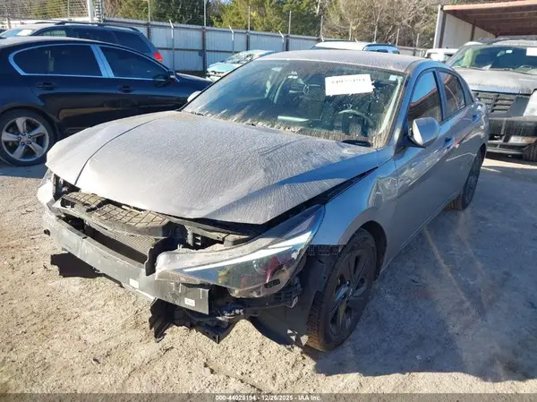 KMHLM4AGXNU330132 2022 HYUNDAI ELANTRA - Image 2