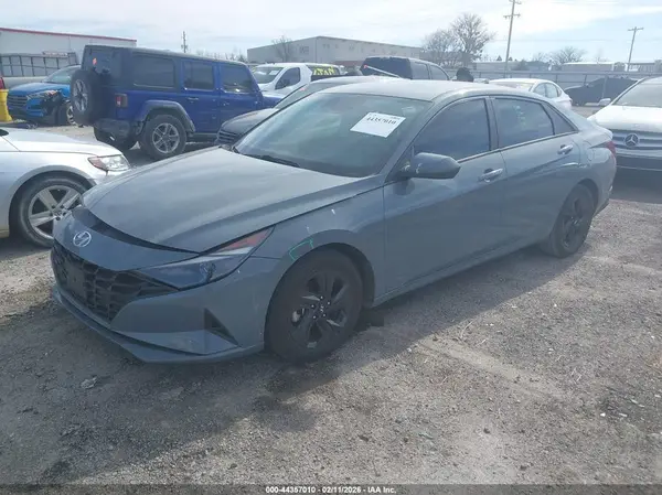 KMHLM4AGXNU332141 2022 HYUNDAI ELANTRA - Image 2
