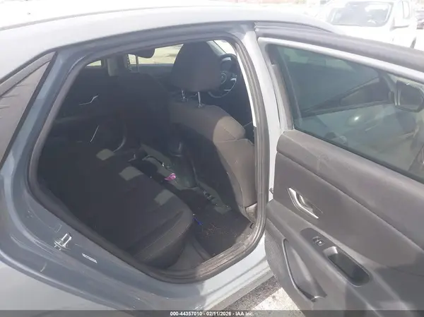KMHLM4AGXNU332141 2022 HYUNDAI ELANTRA - Image 8