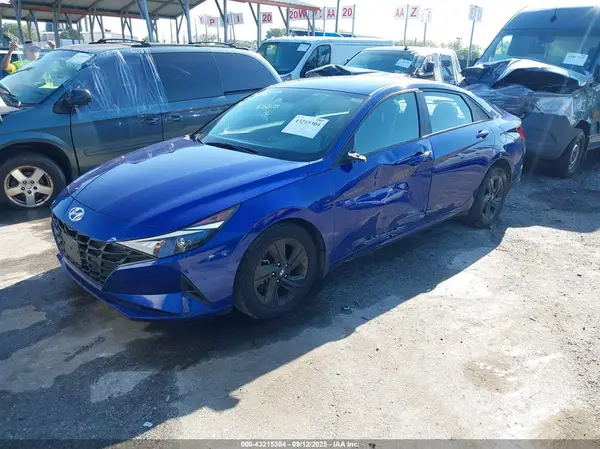 KMHLM4AGXNU333581 2022 HYUNDAI ELANTRA - Image 2