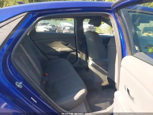 KMHLM4AGXNU333581 2022 HYUNDAI ELANTRA - Image 8