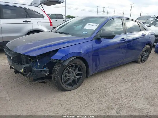 KMHLM4AGXNU335041 2022 HYUNDAI ELANTRA - Image 2