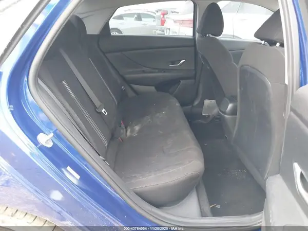 KMHLM4AGXNU335041 2022 HYUNDAI ELANTRA - Image 8