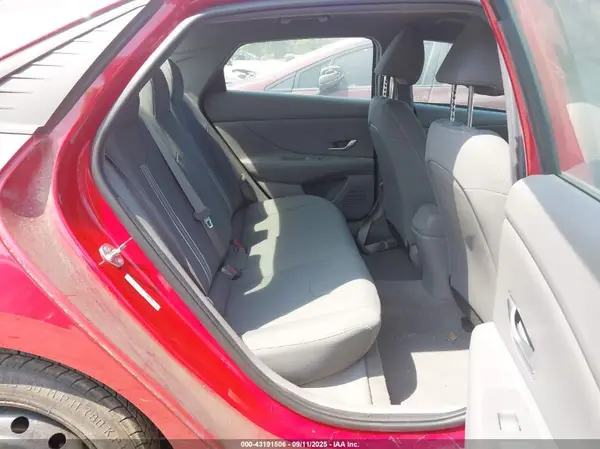 KMHLM4AGXNU339820 2022 HYUNDAI ELANTRA - Image 8
