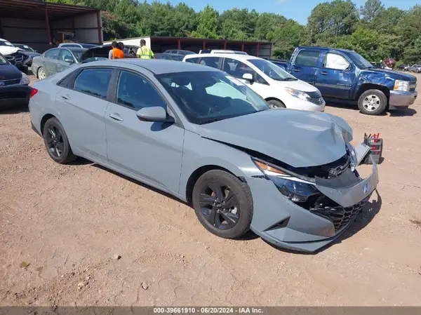 KMHLM4AGXNU345732 2022 HYUNDAI ELANTRA - Image 1