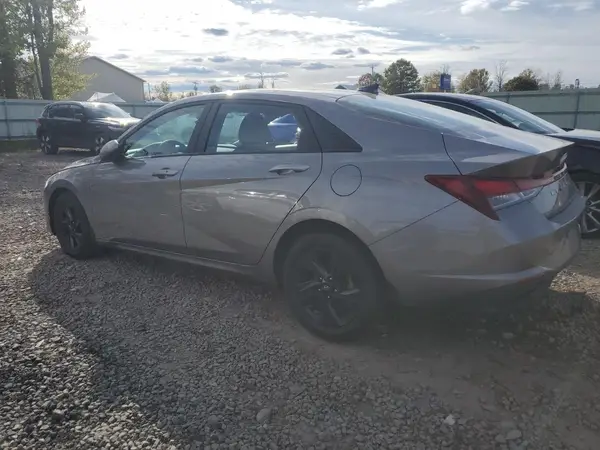 KMHLM4AGXNU348016 2022 HYUNDAI ELANTRA - Image 2