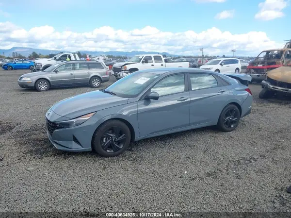 KMHLM4AGXPU371864 2023 HYUNDAI ELANTRA - Image 2