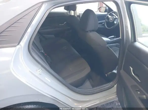 KMHLM4AGXPU375526 2023 HYUNDAI ELANTRA - Image 8