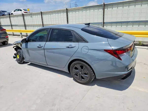 KMHLM4AGXPU377745 2023 HYUNDAI ELANTRA - Image 2