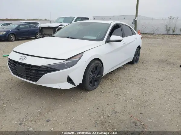 KMHLM4AGXPU379933 2023 HYUNDAI ELANTRA - Image 2