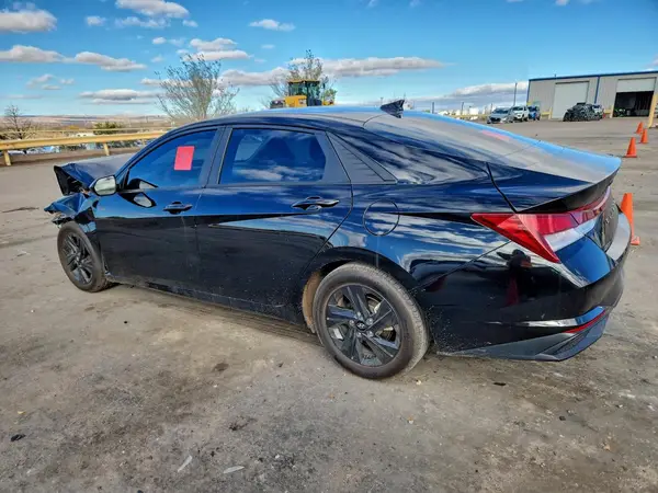 KMHLM4AGXPU438835 2023 HYUNDAI ELANTRA - Image 2