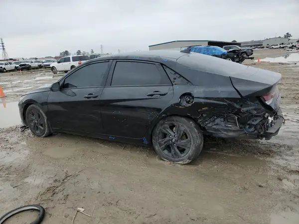 KMHLM4AGXPU439001 2023 HYUNDAI ELANTRA - Image 2