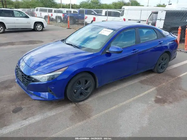 KMHLM4AGXPU505675 2023 HYUNDAI ELANTRA - Image 2