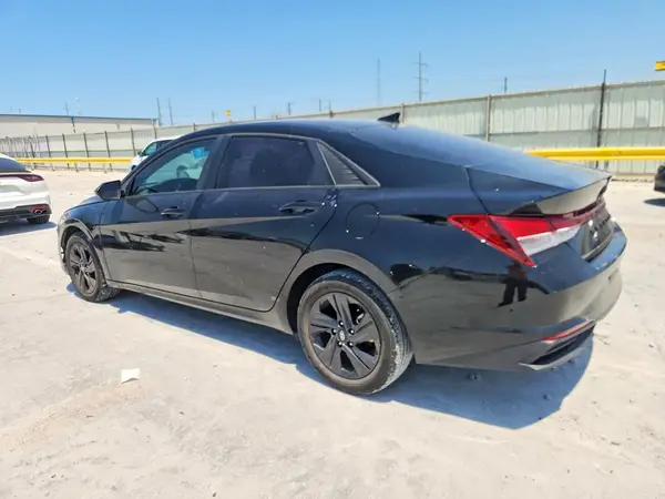 KMHLM4AGXPU582935 2023 HYUNDAI ELANTRA - Image 2