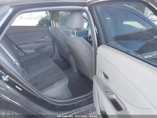KMHLM4AGXPU583700 2023 HYUNDAI ELANTRA - Image 8