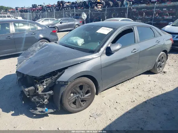 KMHLM4AGXPU585463 2023 HYUNDAI ELANTRA - Image 2