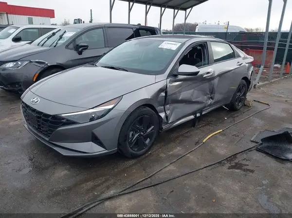 KMHLM4AGXPU601368 2023 HYUNDAI ELANTRA - Image 2