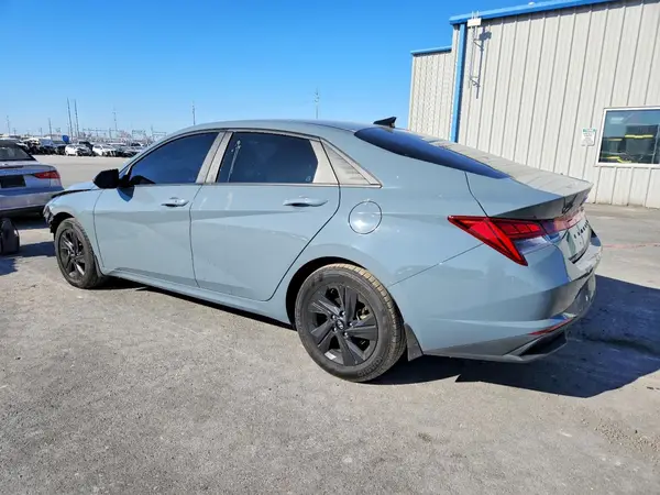 KMHLM4AJ0NU014668 2022 HYUNDAI ELANTRA - Image 2