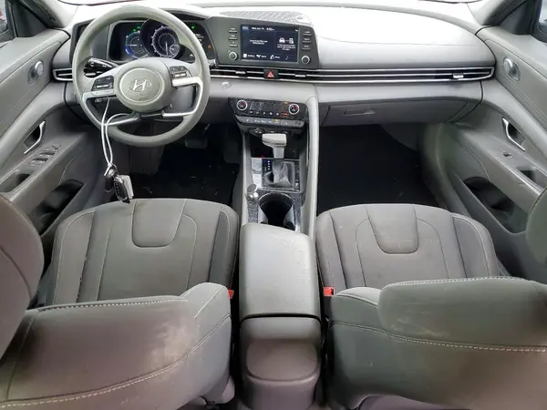KMHLM4AJ0NU024049 2022 HYUNDAI ELANTRA - Image 8