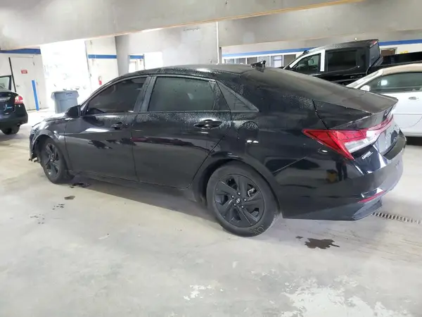 KMHLM4AJ0NU025864 2022 HYUNDAI ELANTRA - Image 2