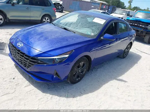 KMHLM4AJ0NU028747 2022 HYUNDAI ELANTRA - Image 2