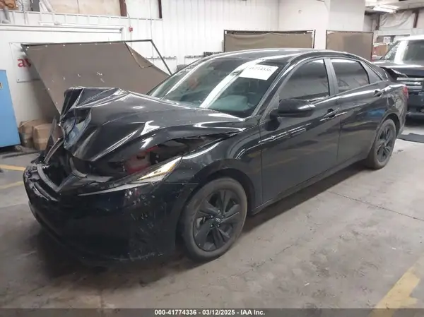 KMHLM4AJ0PU037693 2023 HYUNDAI ELANTRA - Image 2