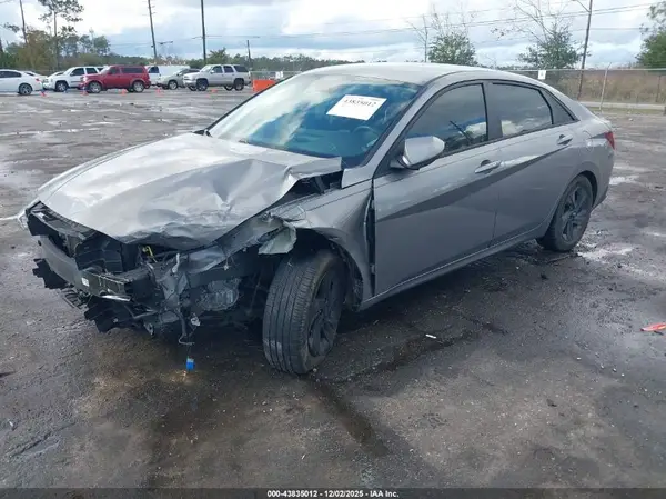 KMHLM4AJ0PU039881 2023 HYUNDAI ELANTRA - Image 2