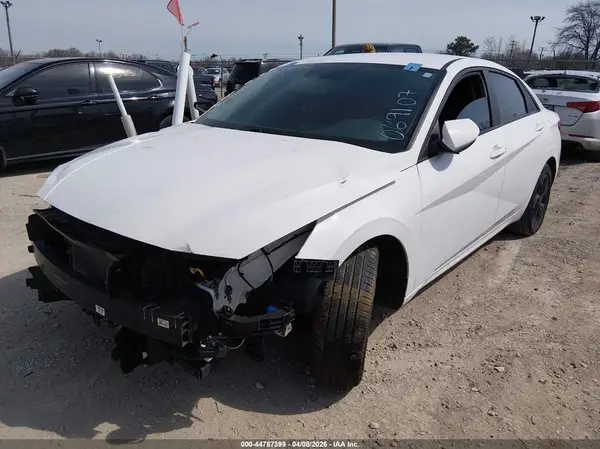 KMHLM4AJ0PU069107 2023 HYUNDAI ELANTRA - Image 2