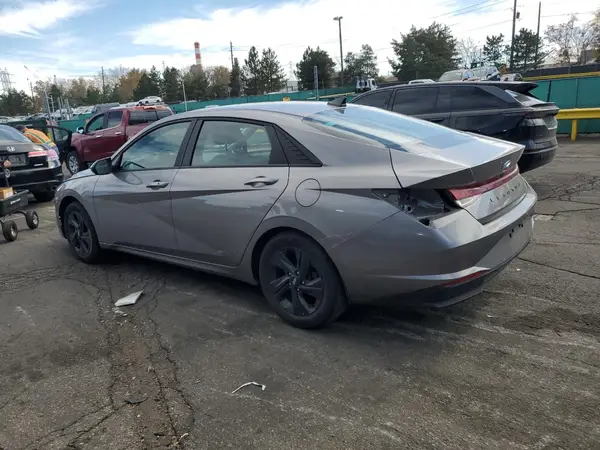 KMHLM4AJ0PU075330 2023 HYUNDAI ELANTRA - Image 2