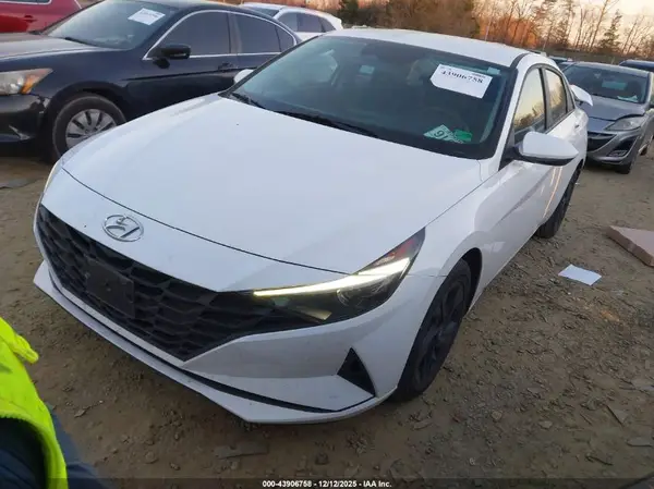KMHLM4AJ0PU085856 2023 HYUNDAI ELANTRA - Image 2