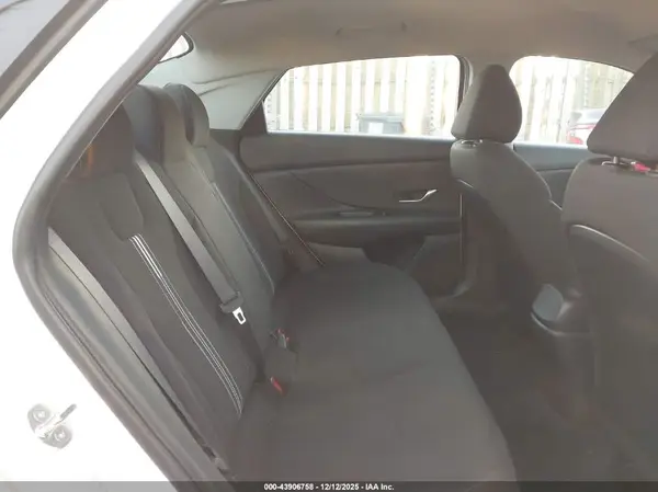 KMHLM4AJ0PU085856 2023 HYUNDAI ELANTRA - Image 8